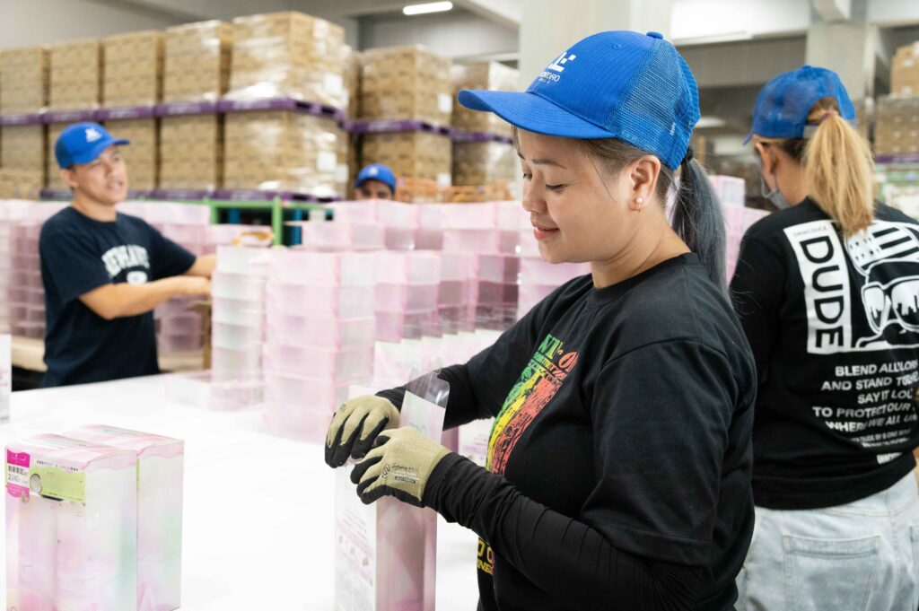 大手EC商品物流の流通加工作業